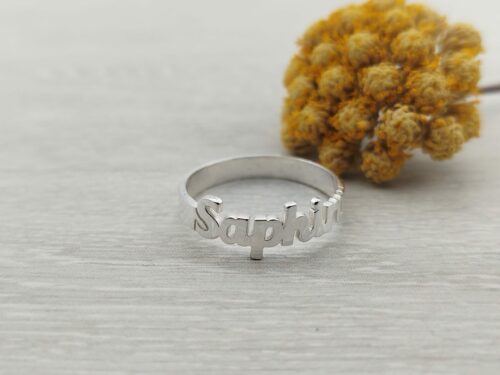Anillo de plata de ley con nombre personalizado